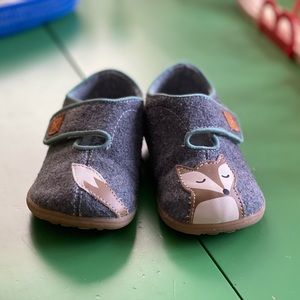 See Kai Run Toddler Size 8 Fox Slippers